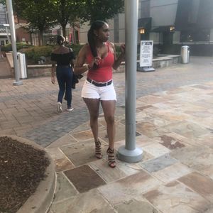 Meet your Posher, Tia